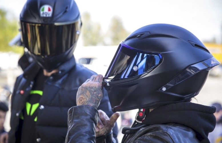 How do I choose a Full-face Motorcycle Helmet