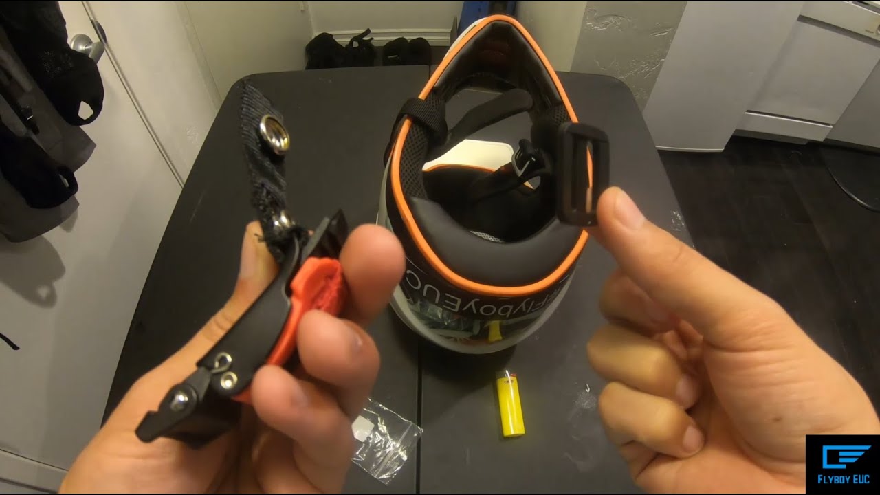 How to change helmet strap?
